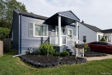 Welcome home to this beautifully maintained 3-bedroom - photo 9