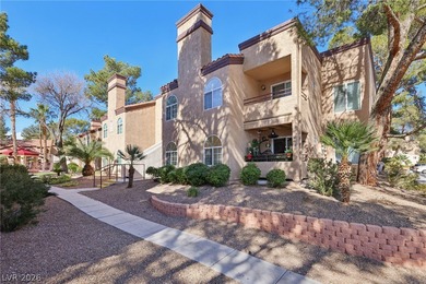 Centrally located condo, convenient access to shopping, dining