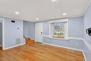 Experience low maintenance living in the heart of New Bern with - photo 4