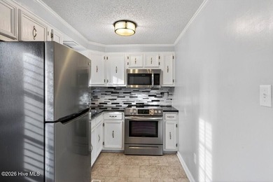 Experience low maintenance living in the heart of New Bern with - photo 7