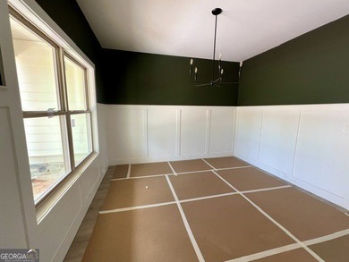 Take a look at the beautiful Williamsburg Plan! This home is - photo 2