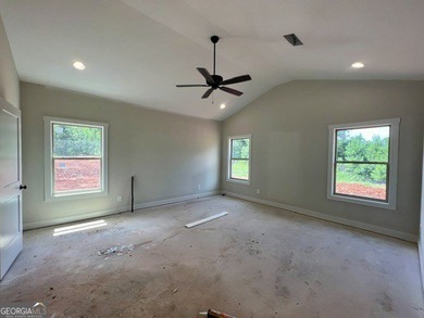 Take a look at the beautiful Williamsburg Plan! This home is - photo 6