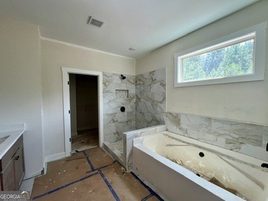 Take a look at the beautiful Williamsburg Plan! This home is - photo 7