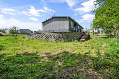 Well Maintained Manufactured home at RC LAKE! - photo 6