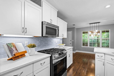 Welcome to 320 Branch Hill Park, where traditional charm meets - photo 14