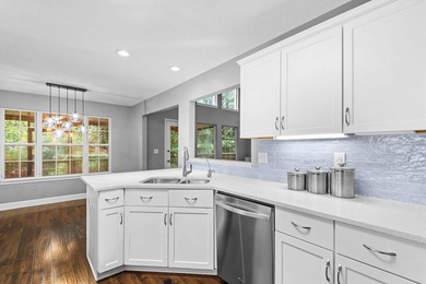Welcome to 320 Branch Hill Park, where traditional charm meets - photo 15
