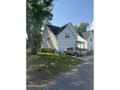DON'T MISS THIS OPPORTUNITY! This newer, gently lived in home - photo 3