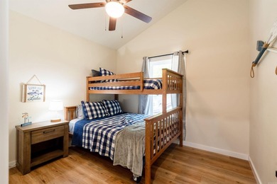 Lakefront, lake view, and lake access! Charming 3BR/2BA home - photo 17