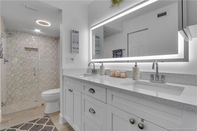 Gorgeous! Completely updated 2 BD, 2BA 1ST Floor, corner unit in - photo 20