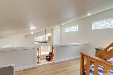 Lakefront, lake view, and lake access! Charming 3BR/2BA home - photo 24