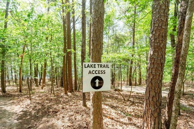 Lakefront, lake view, and lake access! Charming 3BR/2BA home - photo 31