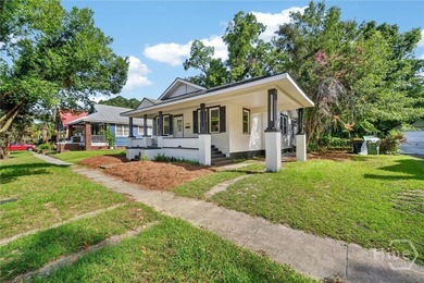 Beautifully updated 3-bedroom, 1-bath bungalow located in - photo 3