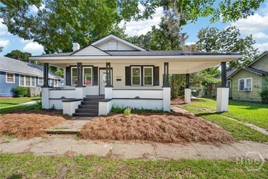 Beautifully updated 3-bedroom, 1-bath bungalow located in - photo 4