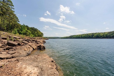 Lakefront, lake view, and lake access! Charming 3BR/2BA home - photo 35
