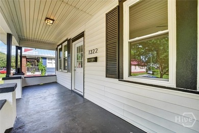 Beautifully updated 3-bedroom, 1-bath bungalow located in - photo 6
