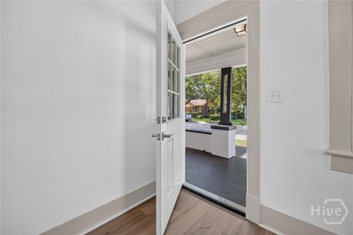 Beautifully updated 3-bedroom, 1-bath bungalow located in - photo 8