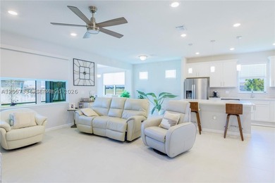 Beautifully maintained 2-bedroom + den, 2-bathroom home with a - photo 8