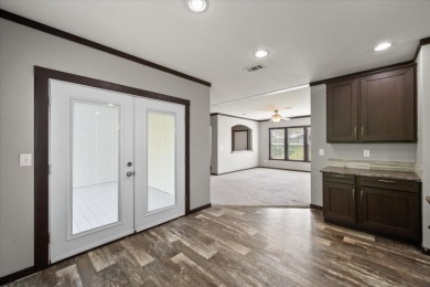 Well Maintained Manufactured home at RC LAKE! - photo 24