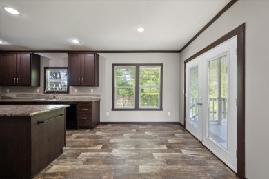 Well Maintained Manufactured home at RC LAKE! - photo 17