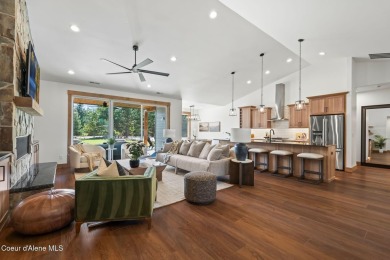 Lake Home For Sale in Sandpoint, Idaho