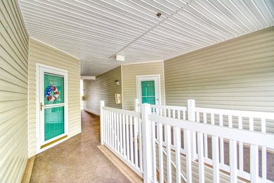 This beautiful FULLY-FURNISHED 3 bedroom 2 bath is located in - photo 20