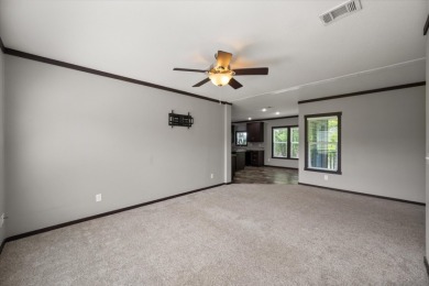 Well Maintained Manufactured home at RC LAKE! - photo 28