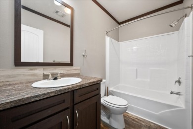 Well Maintained Manufactured home at RC LAKE! - photo 41