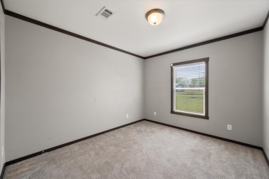 Well Maintained Manufactured home at RC LAKE! - photo 42