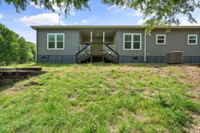 Well Maintained Manufactured home at RC LAKE! - photo 7