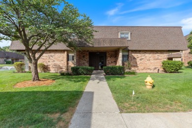 Lake Home For Sale in Palos Hills, Illinois