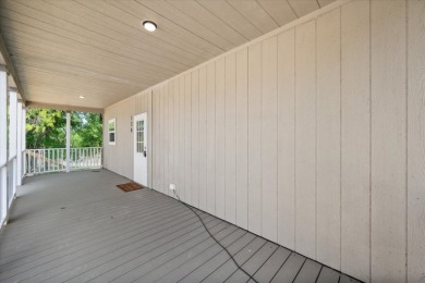Well Maintained Manufactured home at RC LAKE! - photo 11