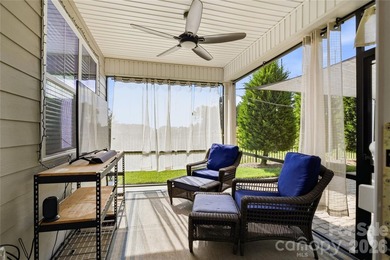 3 Bedrooms with a flex room/4th bedroom and a secondary living - photo 14