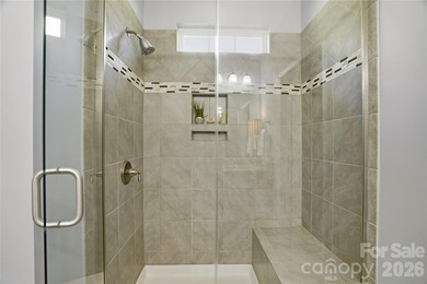 3 Bedrooms with a flex room/4th bedroom and a secondary living - photo 18