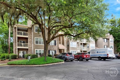 Experience resort-style living in this top-floor, 2-bedroom - photo 2