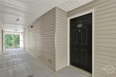 Experience resort-style living in this top-floor, 2-bedroom - photo 4