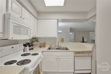 Experience resort-style living in this top-floor, 2-bedroom - photo 8