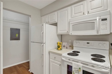 Experience resort-style living in this top-floor, 2-bedroom - photo 9