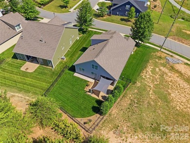 3 Bedrooms with a flex room/4th bedroom and a secondary living - photo 34