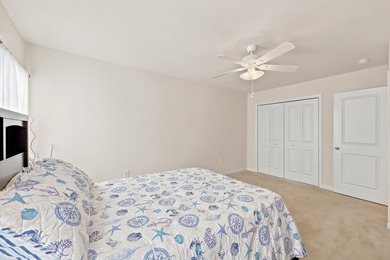 Welcome to this beautifully designed 4 bedrooms, 3.5 bathrooms - photo 47