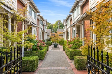 Lake Oswego Condo For Sale in Lakeoswego Oregon