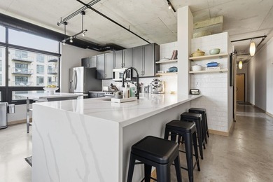Exceptional North Loop living in a beautifully updated corner - photo 11