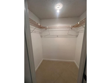 Gorgeous condo 3 miles from the beach! Condo on the second floor