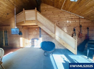 Story Book Creek Front Cottage on Bear Creek. Country setting