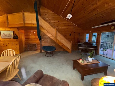 Story Book Creek Front Cottage on Bear Creek. Country setting