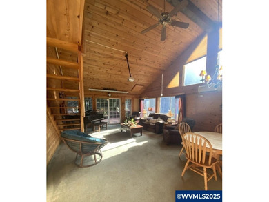 Story Book Creek Front Cottage on Bear Creek. Country setting