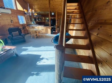 Story Book Creek Front Cottage on Bear Creek. Country setting