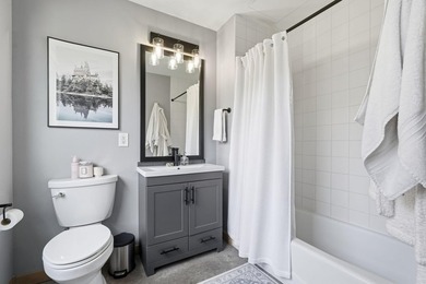 Exceptional North Loop living in a beautifully updated corner - photo 27