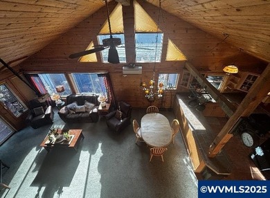 Story Book Creek Front Cottage on Bear Creek. Country setting