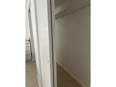 Gorgeous condo 3 miles from the beach! Condo on the second floor