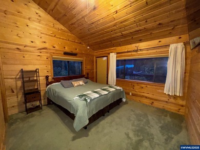 Story Book Creek Front Cottage on Bear Creek. Country setting